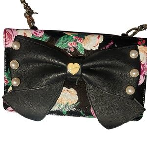 Betsey Johnson pearl and Floral Bow Wallet purse crossbody